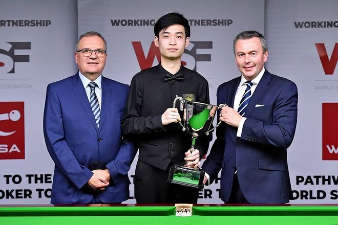 背靠背夺冠 背靠背夺冠