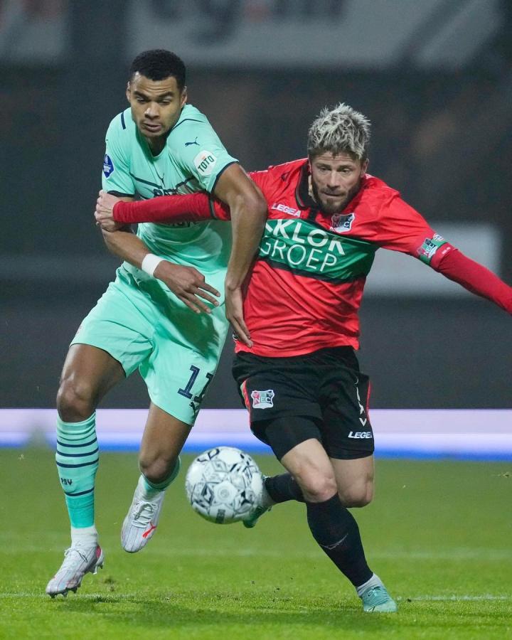 们在球场上 们在球场上