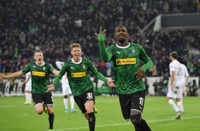 了巨大的潜 了巨大的潜